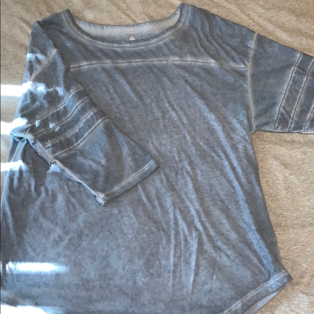 Long sleeve tee